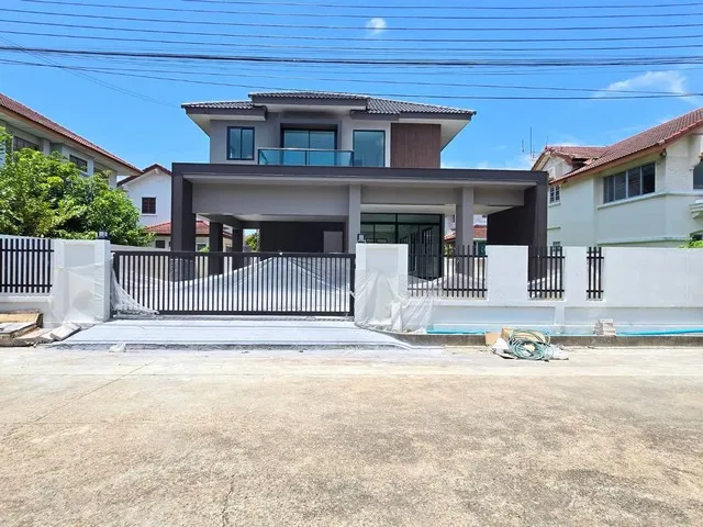 ชลลดา บางบัวทอง-รัตนาธิเบศร์ หลังใหญ่  บ้าน  Hybrid Home  มือสองตกเเต่งใหม่