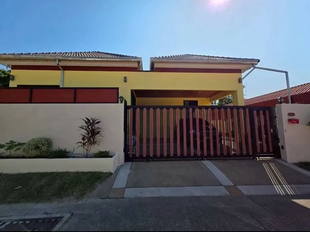 บ้านพลูลวิลล่าพร้อมอยู่ บางเสร่ สัตหีบ ทำเลดีมาก ใกล้ชายหาด FP-H02403  