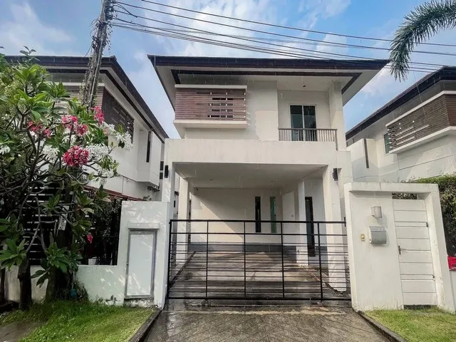 ให้เช่าบ้านเดี่ยว 2 ชั้น 59 ตรว. 3 ห้องนอน เนอวานา บียอนด์ ไลท์ พระราม 9 กรุงเทพกรีฑา 32 ใกล้สนามกอล์ฟยูนิโก้ 