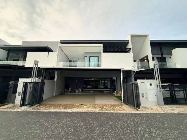 ให้เช่าบ้านเดี่ยว 2 ชั้น 225 ตรม. โครงการวีเว่ บางนา กม.7 Vive bangna km.7 ใกล้เมกะบางนา เพียง 150 เมตร