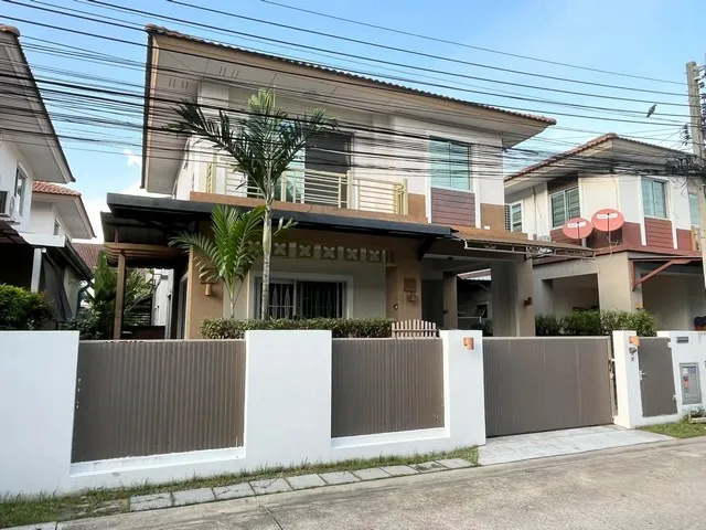 T26-1251 ให้เช่า บ้าน โครงการ เอโทล มัลดีฟส์ ปาล์ม Atoll Maldives Palms บางนา – วงแหวน 35 ตารางวา ห้องนอน 3 ห้อง ห้องน้ำ 2 ห้อง 26000