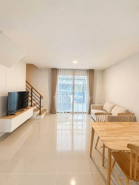 ให้เช่าทาวน์โฮม 2 ชั้น 3 ห้องนอน Pleno  สุขุมวิท-บางนา 3 ตกแต่งพร้อมอยู่ ใกล้เมกะบางนา