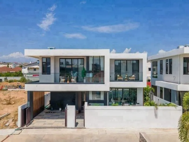 ขายบ้านเดี่ยว พูลวิลล่าหรู ใจกลางสุขุมวิท พัทยา Lavender Villa Pattaya TP-H2594