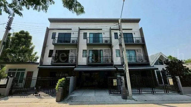 ให้เช่าด่วน ทาวน์โฮม 3 ชั้น บ้านกลางเมือง ราชพฤกษ์-สาทร บ้านใหม่ สภาพดี แปลงหน้าสวน