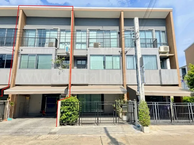 จองด่วน ทาวน์โฮม 3 ชั้น บ้านกลางเมือง สุขุมวิท - อ่อนนุช 70/1 ราคาถูกที่สุดในโครงการ