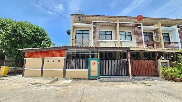 ลดราคา ทาวน์เฮ้าส์ บ้านธนารินทร์ ทาวน์โฮม 2 หลังริม พร้อมอยู่