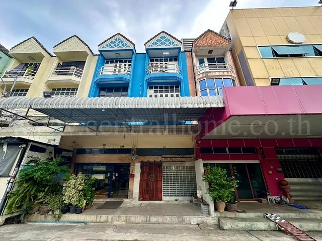 ราคาพิเศษ อาคารพาณิชย์ 4.5 ชั้น รีโนเวทใหม่ ถนนคู้บอน บางเขน ทำเลดี ราคาถูก