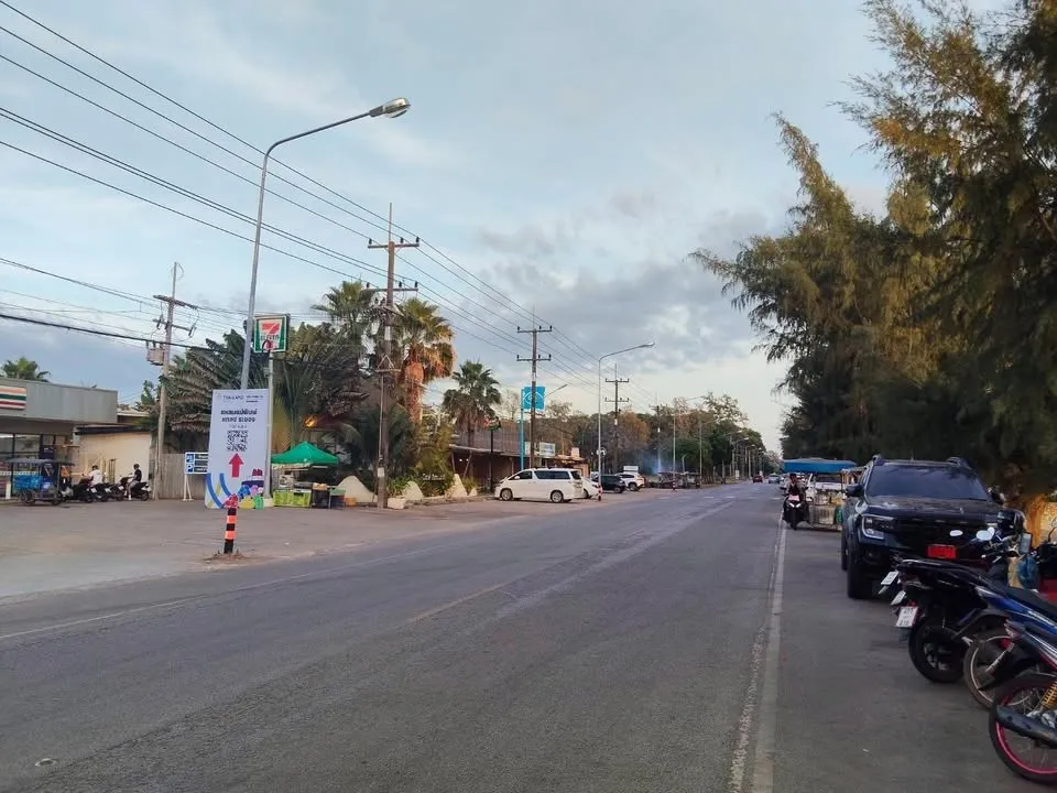ที่ดิน ใกล้ หาดแหลมแม่พิมพ์ ระยอง , อนุสาวรีย์สุนทรภู่ (ที่ดิน ติดถนนเมน ติดถนนสาธารณะ แปลงมุม เข้า - ออก ได้ 2 ทาง)