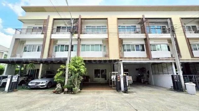 ลดด่วน ทาวน์โฮม เดอะริคโค้ ทาวน์ วัชรพล บ้านสวย ถูกสุดในโครงการ