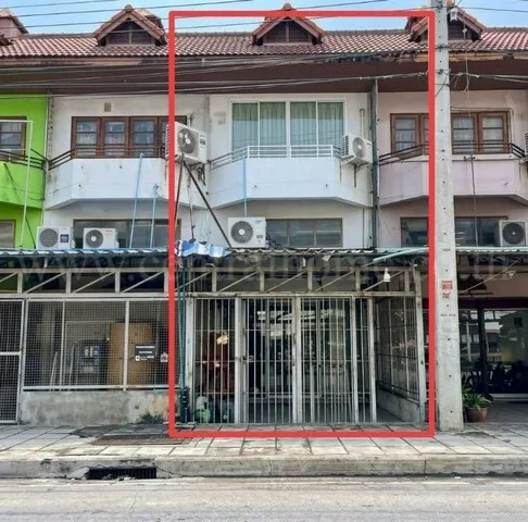 อาคารพาณิชย์ 2.5 ชั้น 19 ตรว. ติดถนน สามารถทำธุรกิจค้าขายได้