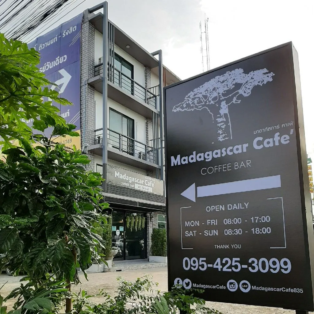 #อาคารพาณิชย์ #หลังมุม 3 ชั้นครึ่ง [ทำเลดี + มีที่จอดรถ] 🚦ติดถนน สรงประภา ดอนเมือง ✈️
