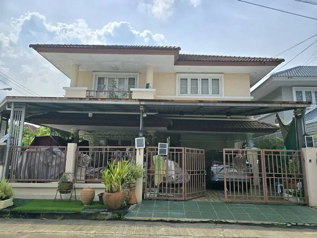 2351 ขาย บ้าน บ้านเดี่ยว โรยัลปาร์ควิลล์ สุวินทวงศ์ กรุงเทพ หนองจอก    3350000 บาท ชั้นทั้งหมด 2 ชั้น ห้องนอน 3 ห้อง ห้องน้ำ 3 ห้อง