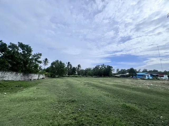 ขายที่ดินเปล่าสวย ทำเลดี เมืองสงขลา ติดทะเล บรรยากาศธรรมชาติ เงียบสงบ  เหมาะสำหรับพัฒนาโครงการท่องเที่ยวหรือที่อยู่อาศัย