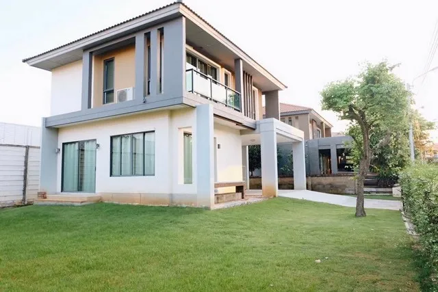 บ้านเดี่ยว 2 ชั้น  3 ห้องนอน 3 ห้องน้ำ  มีเฟอร์นิเจอร์พร้อมเข้าอยู่  ในหมู่บ้านฮาบิเทีย พาร์ค เทียนทะเล28