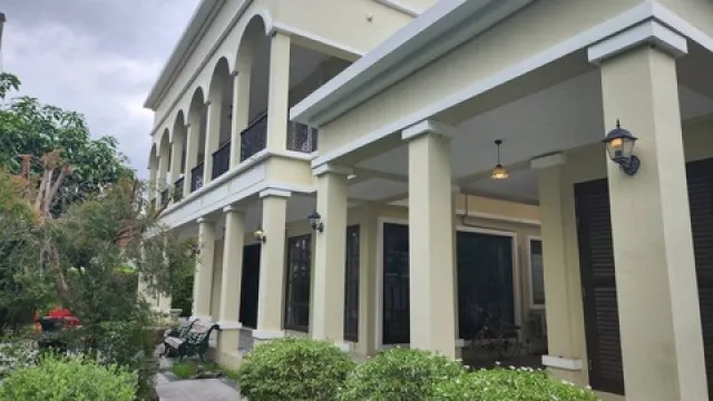 ขายบ้านเดี่ยว Windmill บางนา | 6 ห้องนอน 480 ตร.ม. | ที่ดิน 156 ตร.ว. | จอด 8 คัน | 26 ล้านบาท