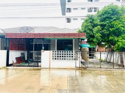บ้านแฝดรีโนเวทใหม่อมตะพานทองชลบุรี หมู่บ้านปาณรดา หนองตำลึง ชลบุรี