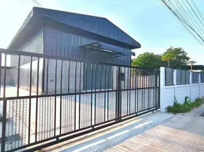 ปล่อยเช่าโกดังสร้างใหม่บ้านสวน บ้านสวน อ.เมือง จ.ชลบุรี พื้นที่  240  ตรม โกดังล้อมรั้วรอบขอบชิด
