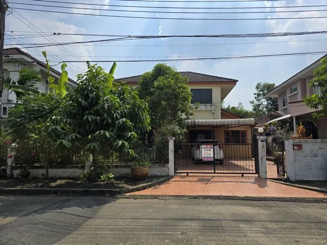 47/9พี่อ้อน ขาย บ้าน - ใกล้กับ โรงเรียนพิชยศึกษา ห้องนอน 3 ห้อง ห้องน้ำ 3 ห้อง 56 ตารางวา ชั้นทั้งหมด 3 ชั้น