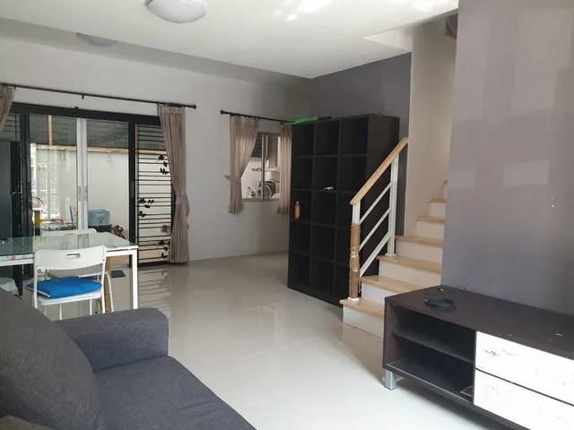 ขาย ทาวน์เฮ้าส์ - นนทบุรี    ปากเกร็ด ห้องนอน 3 ห้อง ห้องน้ำ 2 ห้อง