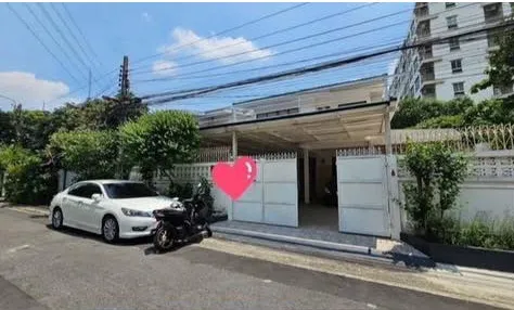 ให้เช่าบ้านเดี่ยว 2 ชั้น 77.3 ตรว. 3 ห้องนอน หมู่บ้านอยู่เจริญ 542 ประชาราษฏร์บำเพ็ญ 24 ใกล้ MRT ห้วยขวาง