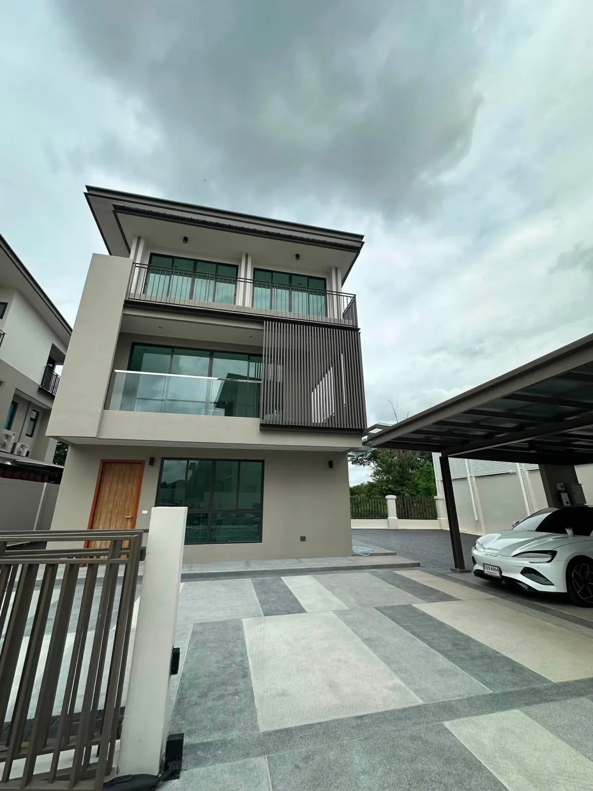 BS1077 ขายบ้านใหม่ไม่เคยเข้าอยู่ บ้านเดี่ยวหรู 3 ชั้น AQ Arbor สวนหลวง ร.9 พัฒนาการ หลังริม พื้นที่ใหญ่สุดในโครงการ