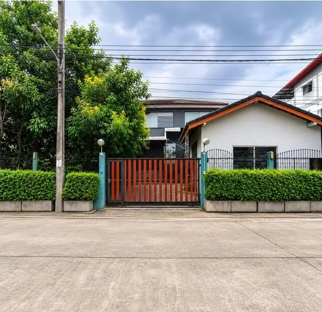 ขายบ้านเดี่ยว 2 ชั้น 112 ตร.ว. Home Office สำนักงาน พร้อมโกดัง รามอินทรา 5 แยก 18 ใกล้ถนนรามอินทรา ทางด่วน รถไฟฟ้าสายสีชมพู
