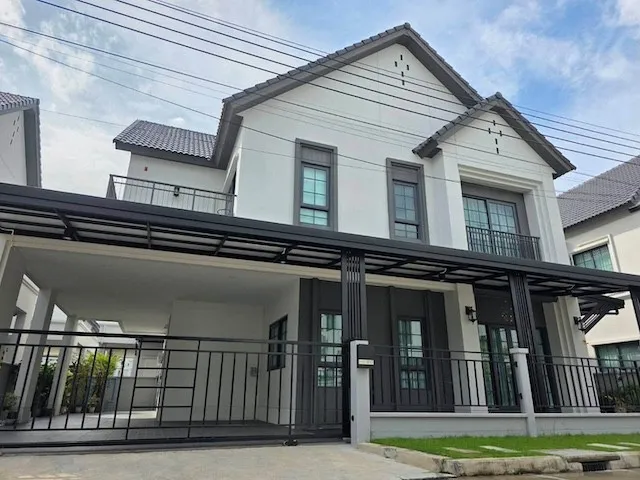 BH4425 ขายและเช่าบ้านหรู Centro บางนา บ้านเดี่ยว 2 ชั้น สไตล์ Modern Luxury ตกแต่งบิ้วอินครบ พร้อมเฟอร์นิเจอร์และเครื่องใช้ไฟฟ้า