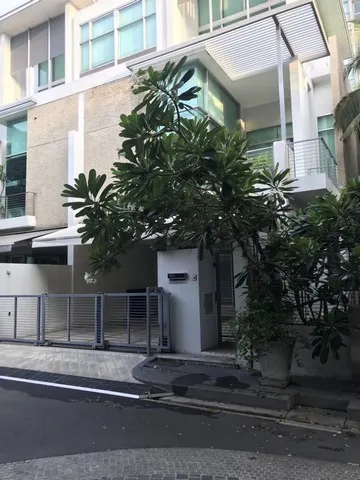 ให้เช่าทาวน์โฮม 3 ชั้น 4 ห้องนอน The Landmark Residence รัชดา-ลาดพร้าว 32 ใกล้ MRT รัชดา ลาดพร้าว