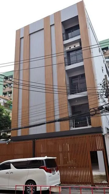 ขายอาคารสำนักงาน 5 ชั้น 900 ตรม. ซอยประชาราษฎร์บำเพ็ญ ใกล้ MRT ห้วยขวาง เพียง 600 เมตร