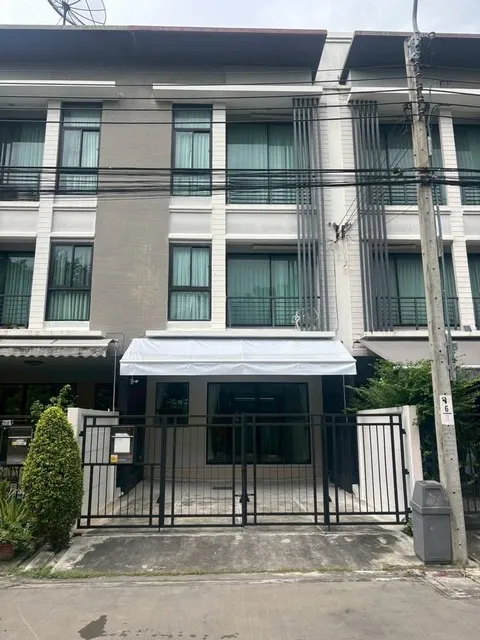 ให้เช่าทาวน์โฮม 3 ชั้น 3 ห้องนอน บ้านกลางเมืองพระราม 9 - รามคำแหง 39 ใกล้ทาวน์อินทาวน์ ใกล้เลียบด่วน