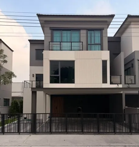 BH4462 ให้เช่าบ้านหรู The Edition Bangna Phase 2 บ้าน 3 ชั้น วิวสวน หลัง Mega Bangna พื้นที่ใช้สอย 320 ตร.ม. 