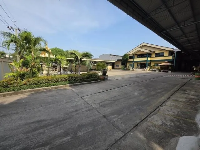 BST1371 ให้เช่า-ขายโรงงานพร้อมสำนักงาน เทพารักษ์-ตำหรุ สมุทรปราการ ใกล้นิคมอุตสาหกรรมบางปู พื้นที่ 5,500 ตร.ม. รองรับไฟฟ้า 1,000 KVA