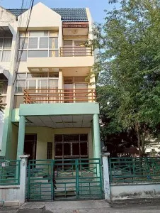 ขายและให้เช่า ทาวน์โฮม 3 ชั้น หลังมุม พื้นที่กว้างขวาง**  **หมู่บ้าน SC Home (SP Home) ซอยคู้บอน 27 แยก 2 ใกล้แฟชั่นไอส์แลนด์** ✨ 