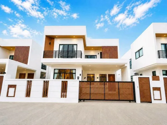 บ้านใหม่ 2 ชั้น ดีไซน์หรู สไตล์โมเดิร์น ทำเลดี แม่เหียะ