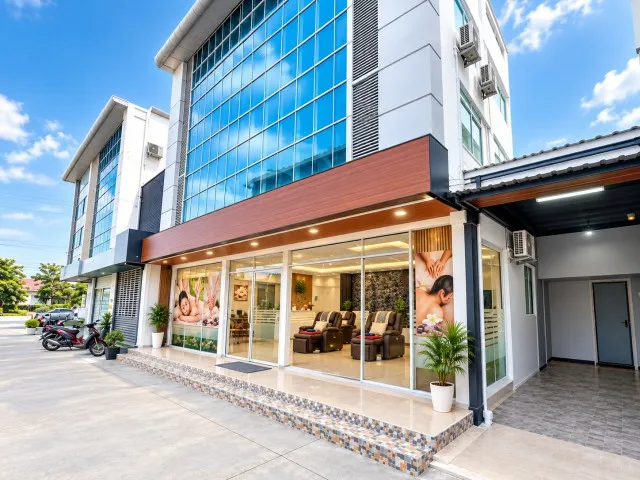 ถนนกิ่งแก้ว-ลาดกระบัง26-34 14นอน ลดค่าเช่ากว่า 50%  อาคารให้เช่า 4 ชั้น 3 คูหา ทำเลใกล้สนามบินสุวรรณภูมิ 2.45 กม. 55 ตร.ว. 680 ตร.ม.
