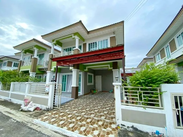 ตลาดสดนิคมบางปู บางปูนคร-พุฒสี โลตัส แพรกษา 800 ม. 3 แอร์ ใหญ่มากให้เช่าบ้าน2 ชั้นพร้อมสวน และสนามหญ้า 42ตร.วา.น่าอยู่ 3 นอน