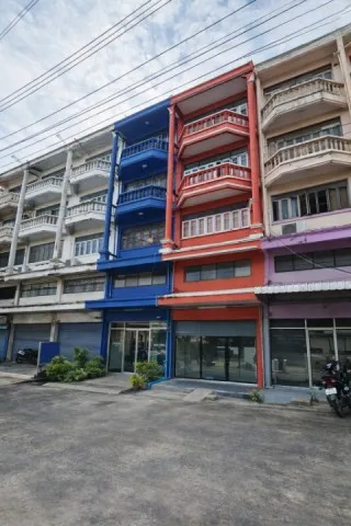 สุขุมวิท77 เฉลิมพระเกียรติ ร. 9 สำนักงานเขตประเวศ 300 ม. อาคารพาณิชย์ 4.5 ชั้น 2 นอน 2 น้ำ16 ตร.ว200 ตร.ม. รร.นานาชาติชาร์เตอร์ 750 ม.