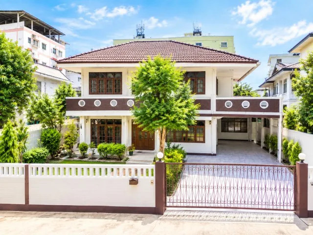 260919kmakhg ให้เช่า บ้าน วิภาวดีรังสิต 14-19  60ตร.ว. MRT รัชดาภิเษก 800 ม. บ้านเดี่ยว 2 ชั้นฟังก์ชั่น 3 นอน 2 น้ำ 240ตร.ม.  พร้อมเฟอร์ฯ