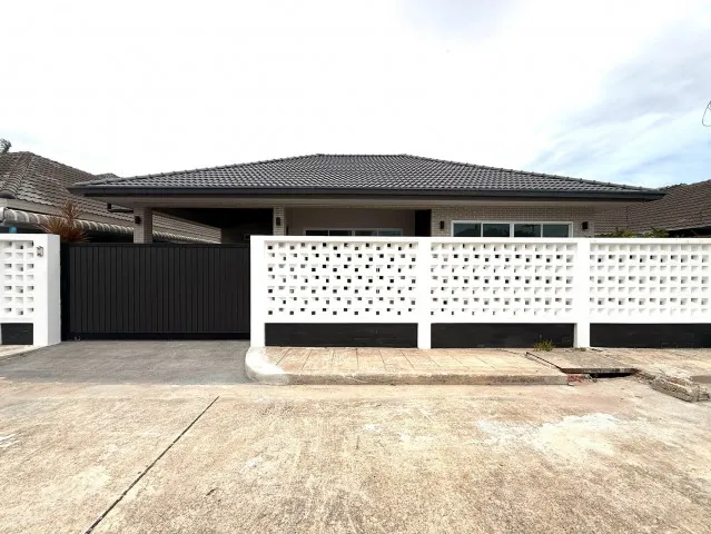 บ้านเดี่ยวสร้างใหม่ ในหมู่บ้าน AREEYA VILLA   พัทยา - หนองปรือ  ใกล้ สภ.หนองปรือ