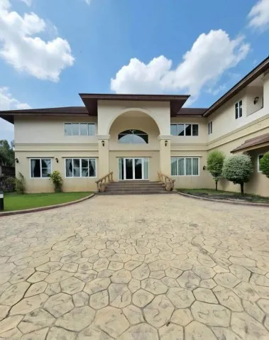 ขายบ้านหลังใหญ่ขอบอ่างมาบประชัน ทำเลศักยภาพ ใกล้ชิดธรรมชาติ