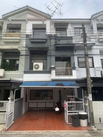 HR 10485 ให้เช่าทาวน์โฮม 3 ชั้น 3 ห้องนอน บ้านกลางเมือง เหม่งจ๋าย ลาดพร้าว 80 หน้าบ้านไม่ชนใคร