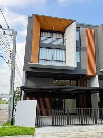 HR 10515 ให้เช่าทาวน์โฮม 3.5 ชั้นหลังมุม ชิเซน พัฒนาการ 32 Shizen Pattanakarn 32