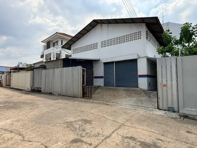 BR 1996 ให้เช่าโกดัง 300 ตร.ม. พร้อมออฟฟิศ ย่านรัชดาห้วยขวางสุทธิสาร ใก้ลMRTสุทธิสาร MRTรัชดา