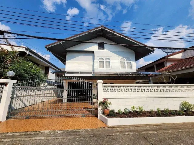 ให้เช่า #บ้านเดี่ยว ใจกลางรัชดา–ห้วยขวาง ซอยประชาราษฎร์บำเพ็ญ 17 แยก 8  #ใกล้สถานทูตจีน #ใกล้โรงเรียนนานาชาติKIS 095-164-2956 AZ