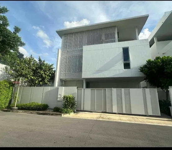 ขาย หมู่บ้านวีเว่ เอกมัย รามอินทรา ซอยโยธินพัฒนา 3  ใกล้เซ็นทรัลอีสวิลล์ 095-164-2956  BD