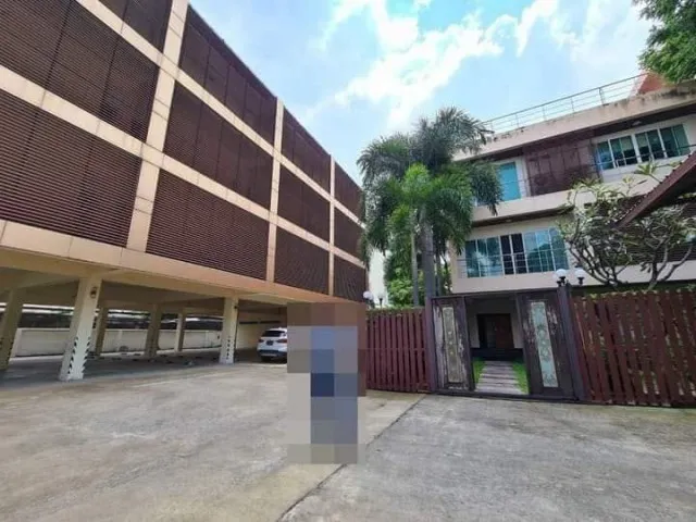 ขาย ด่วนออฟฟิศพร้อมบ้านเดี่ยว สุขุมวิท 101 บ้านเดี่ยวมีสระว่ายน้ำส่วนตัว โทร 095-164-2956  GG