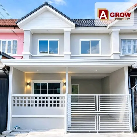 หมู่บ้านมนวดี ถนนเมนซอย2 หน้าบ้านติดสวนหย่อมโครงการ ตกแต่งใหม่พร้อมเข้าอยู่