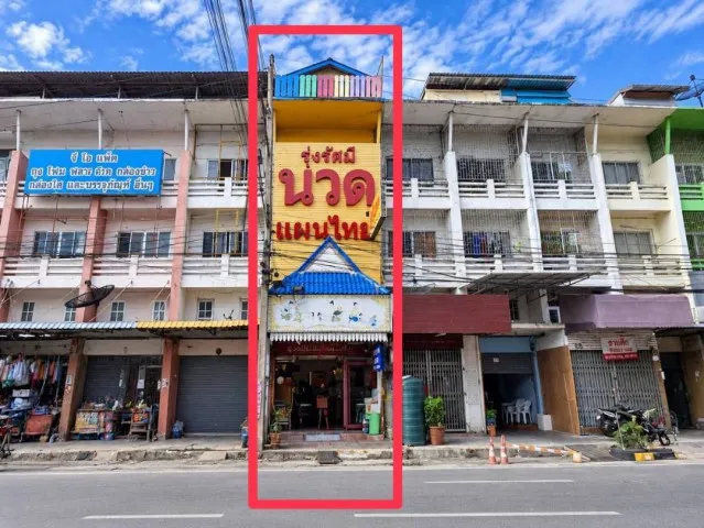 ตึก 3 ชั้น มีชั้นลอยและดาดฟ้า ใจกลางตลาดไท ทำเลค้าขายดีเยี่ยม พร้อมผู้เช่า พร้อมดำเนินกิจการต่อได้ทันที ทำเลศักยภาพ