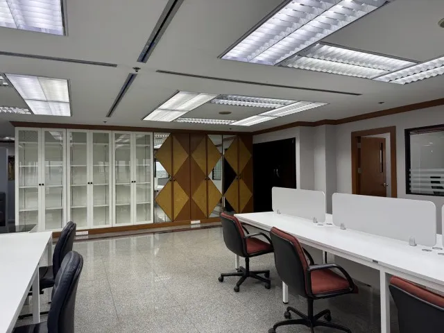 ให้เช่าสำนักงาน (New Renovation) อาคารสินสาธร ทาวเวอร์ ชั้นที่ 17 ราคา 98,000 บาท/เดือน
