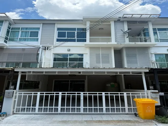 รหัสC7320 บ้านพร้อมเข้าอยู่ได้เลย  ให้เช่าทาวน์โฮม 3 ชั้น โครงการเมโทร พระราม 9 ตกแต่งพร้อมอยู่